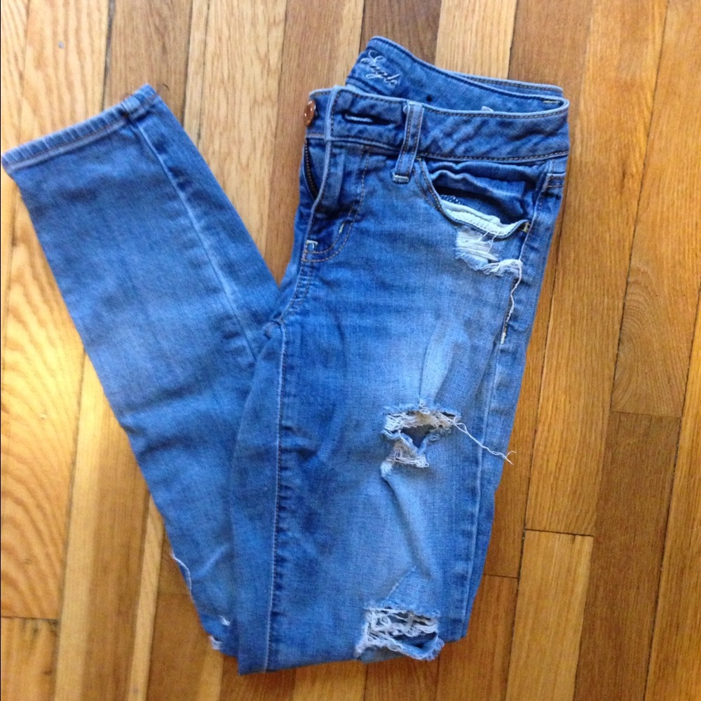 American Eagle skinny jegging