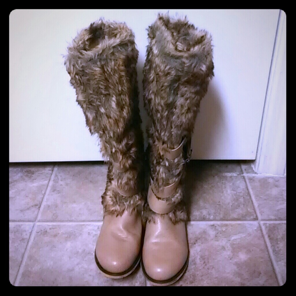 Faux fur boots