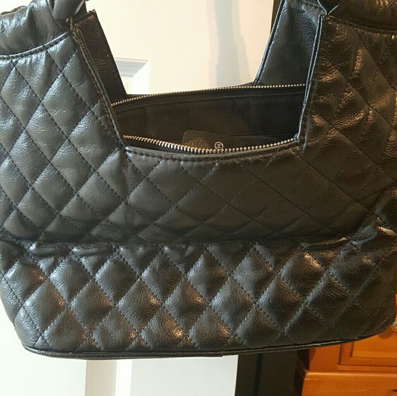 Is this real. Pls help - Picture 3 of 4