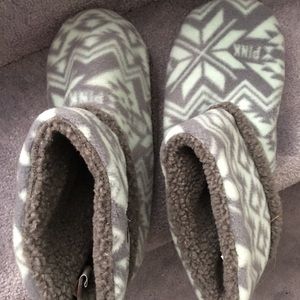 Excellent love pink slipper shoes size 5-6