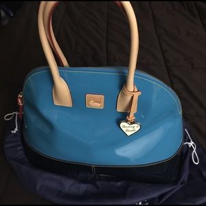Dooney and Bourke (new) - Perfect summer bag❤️