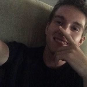 Meet your Posher, Dustin