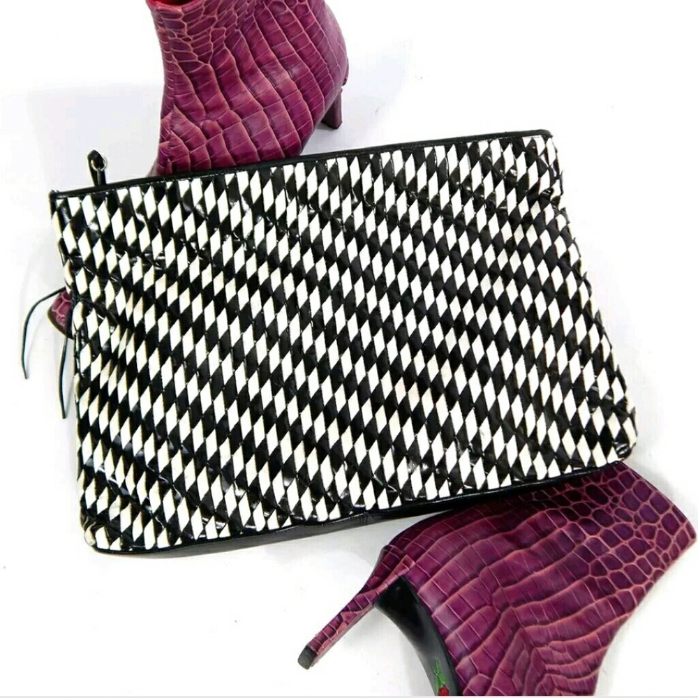 SOLD Vintage clutch