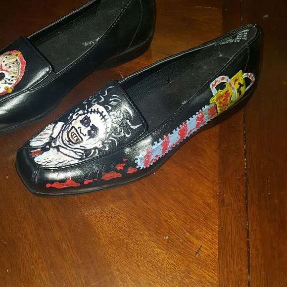 Custom painted shoes. - Picture 3 of 3