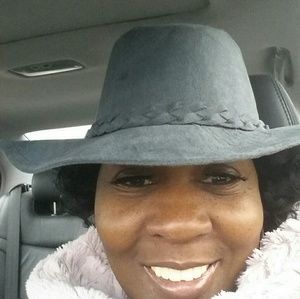 Meet your Posher, Charlene