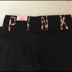 Crop legging yogas BRAND NEW