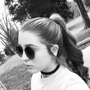 Meet your Posher, Karlie