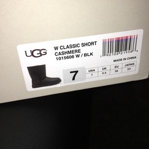 Brand new NEVER worn black Uggs