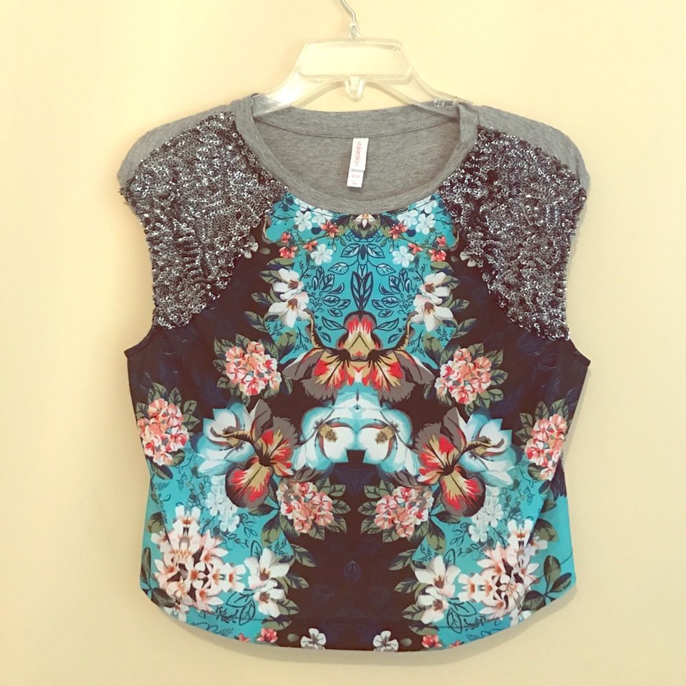 Crop top