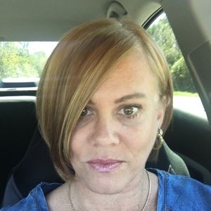 Meet your Posher, Debbie