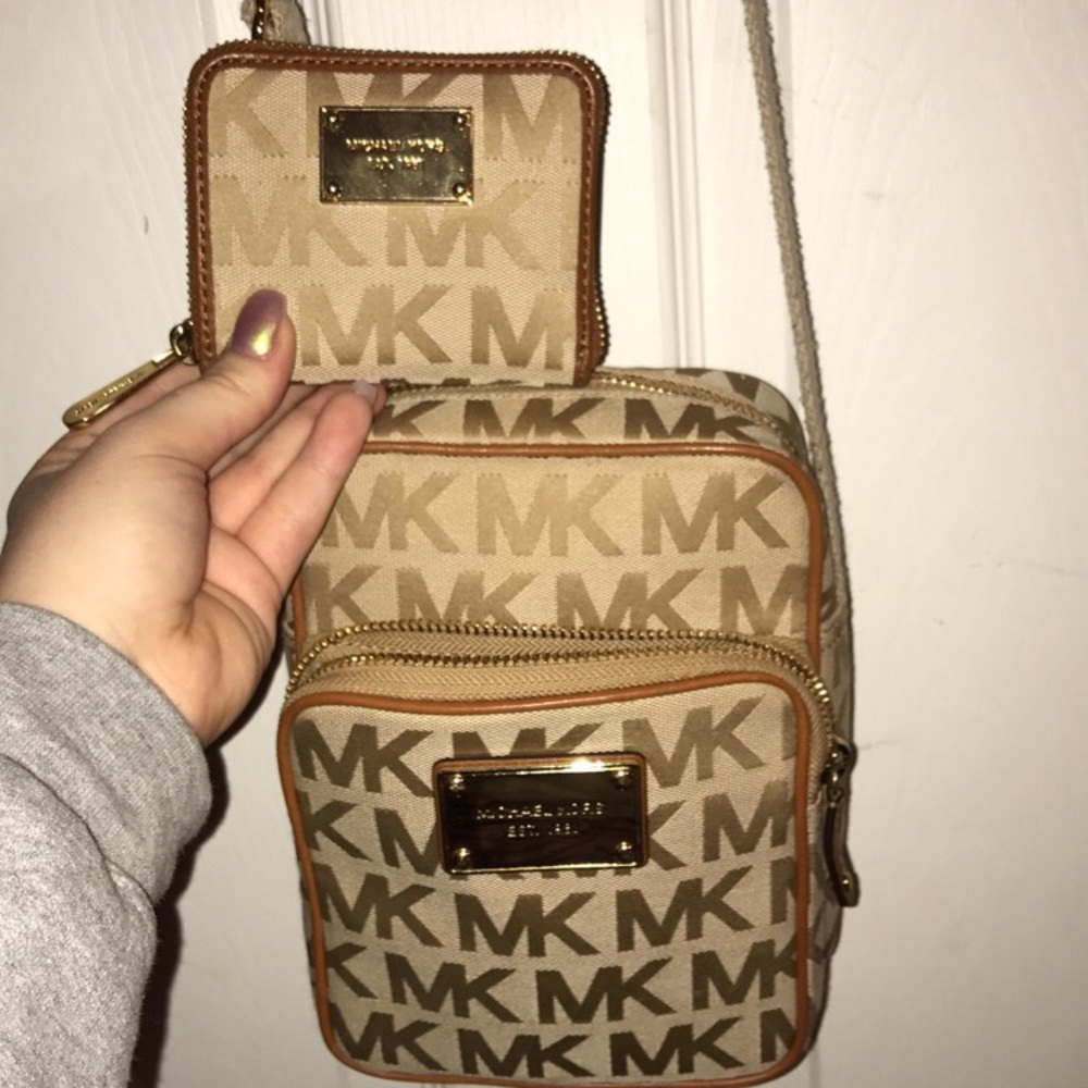 Michael kors crossbody with matching wallet