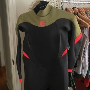 Billabong wetsuit