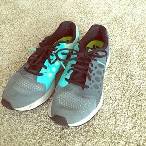 Nike Running Shoes - Gray and Teal