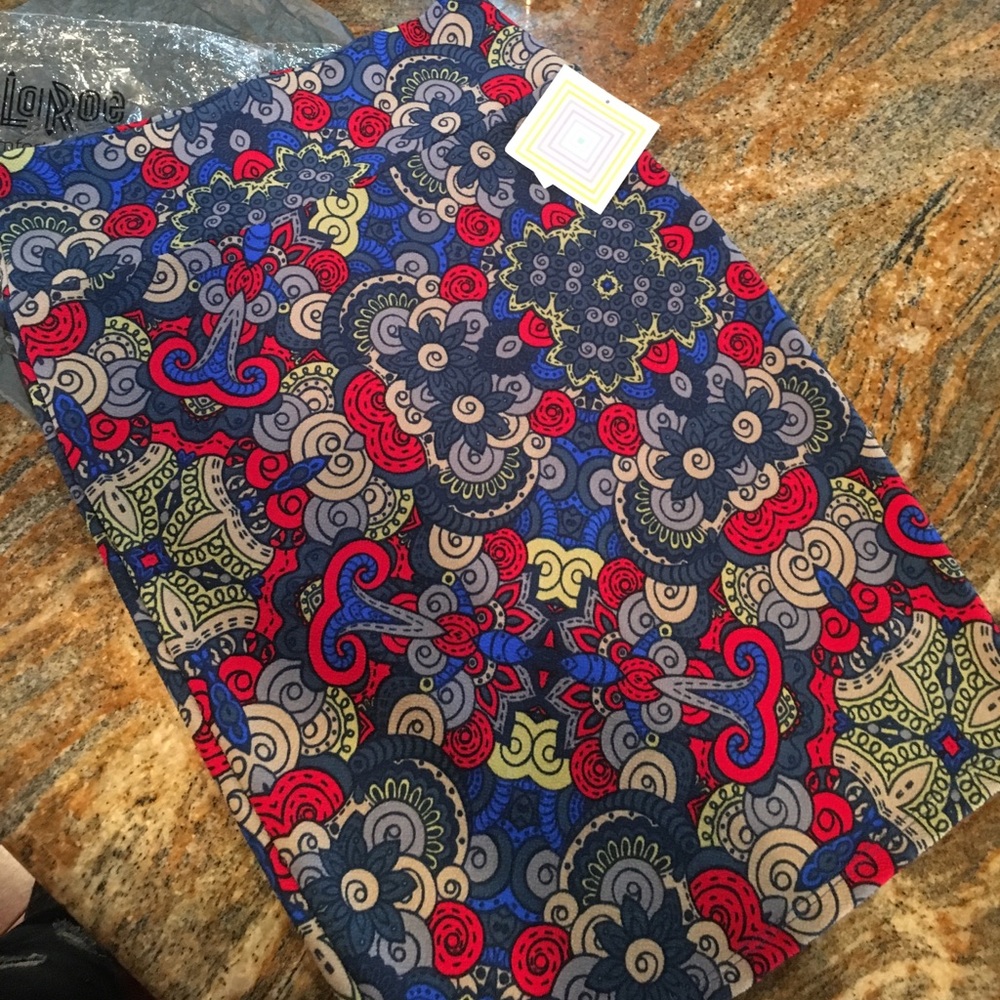Lularoe Cassie medium NWT