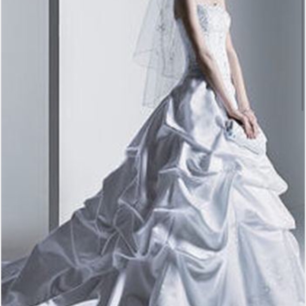 *make me an offer* Discontinued Oleg Cassini gown
