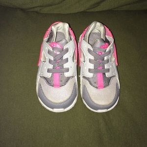 Nike huaraches ( Kids )