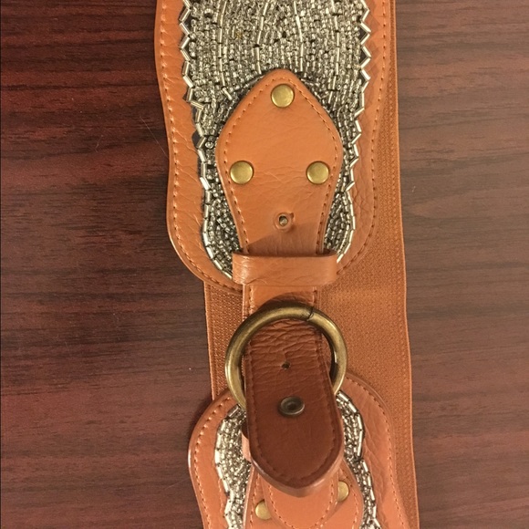 Belts - Picture 4 of 8