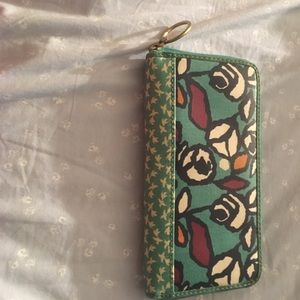 Fossil zip around wallet