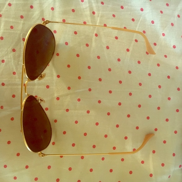 Non-polarized brown Ray Bans with gold frame