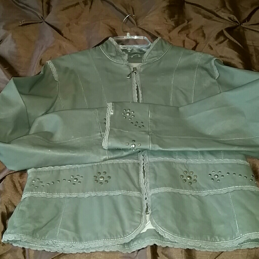 Distressed leather crop jacket - Picture 3 of 4