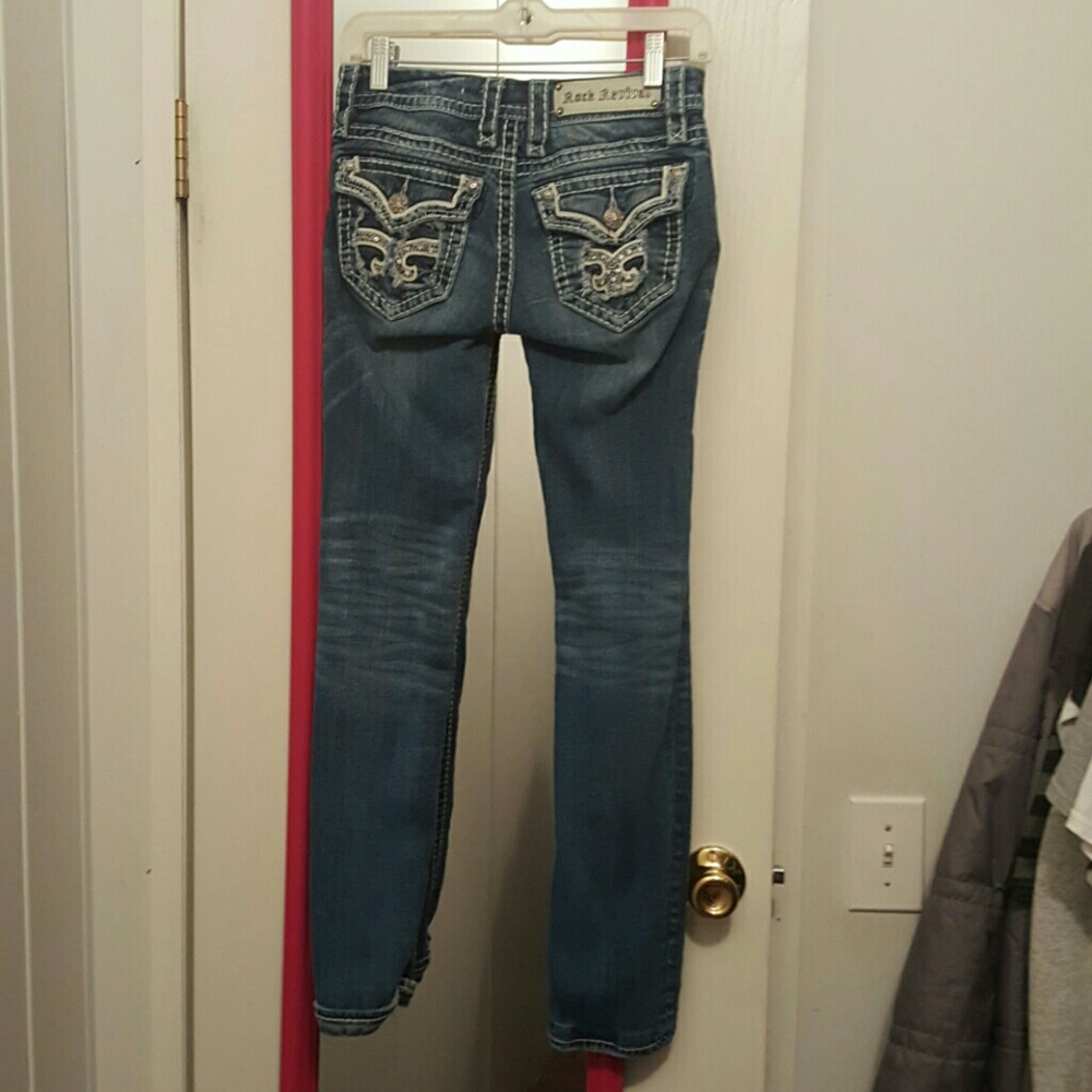 Rock revival  Mona straight