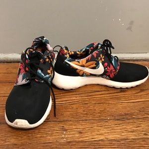 Hawaiian Print Nike Roshe