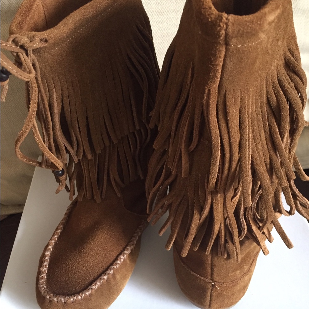 🚶🏻‍♀️Minnetonka fringe boots