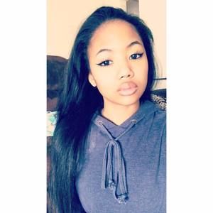 Meet your Posher, Malika