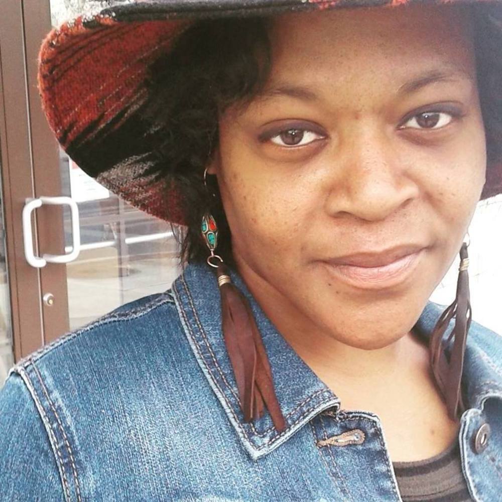 Meet your Posher, Anika