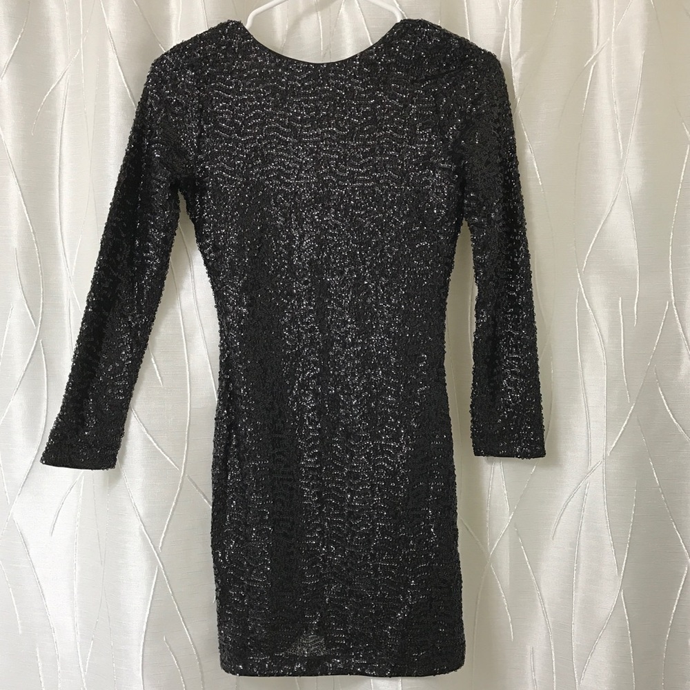 🆕 H&M Long Sleeve Sequin Dress