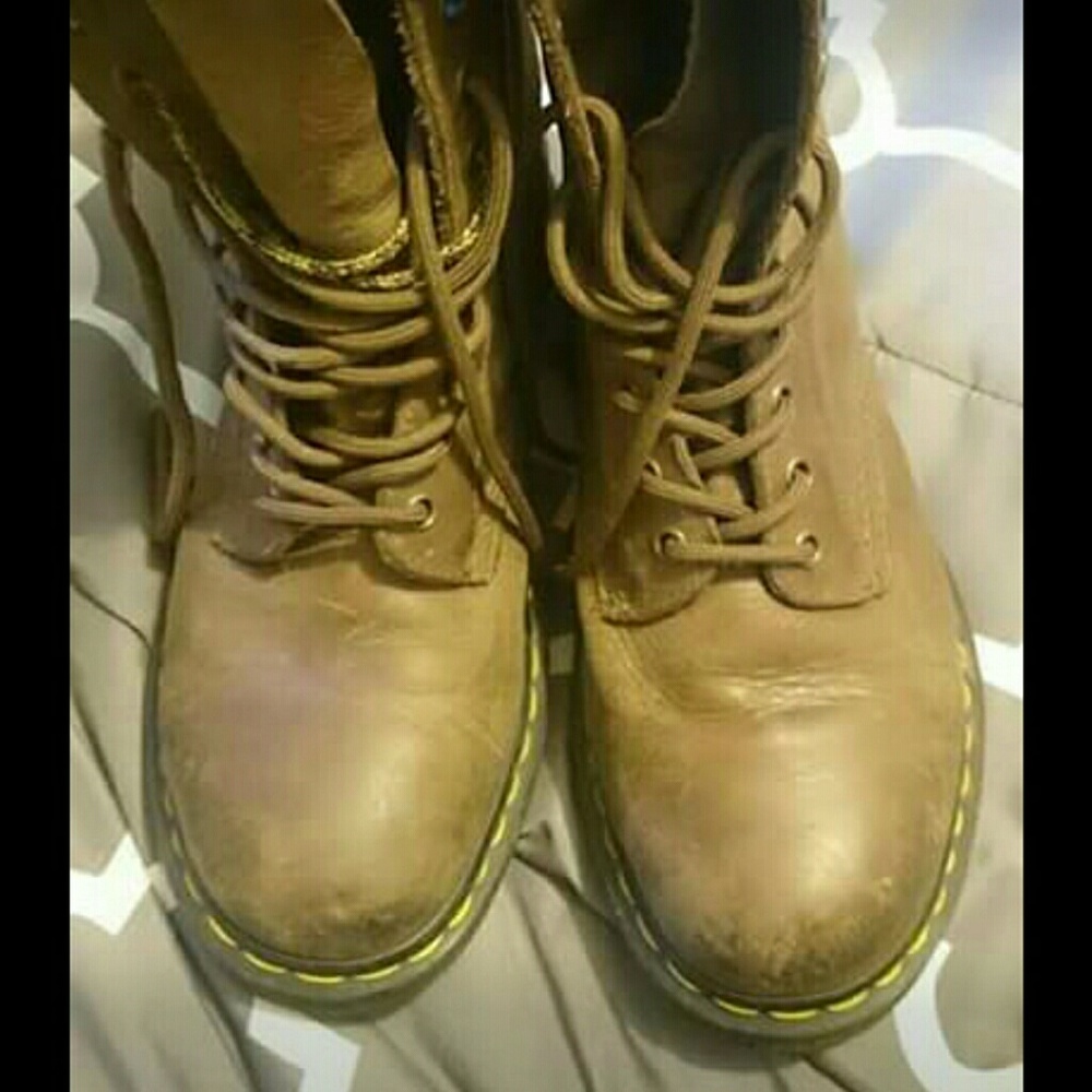 Doc Martens camel/brown size 8.5/9