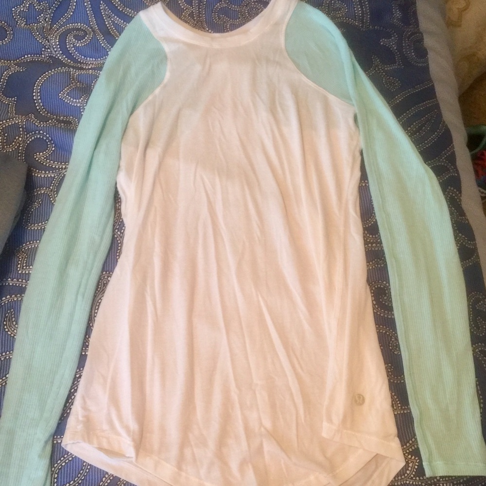 Lululemon long sleeve workout top
