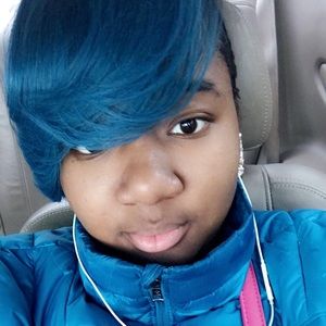 Meet your Posher, Jomira