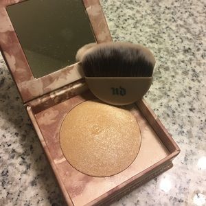 Urban Decay Illuminated Highlighter with brush!