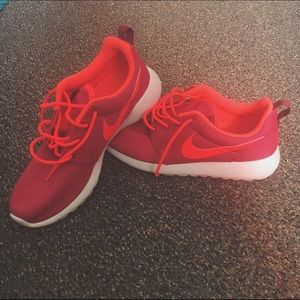 NIKE ROSHES PINK/ ORANGE