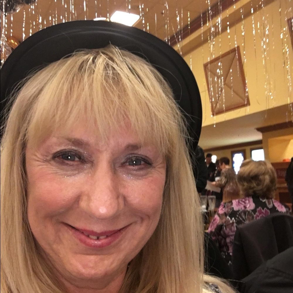 Meet your Posher, Debbie