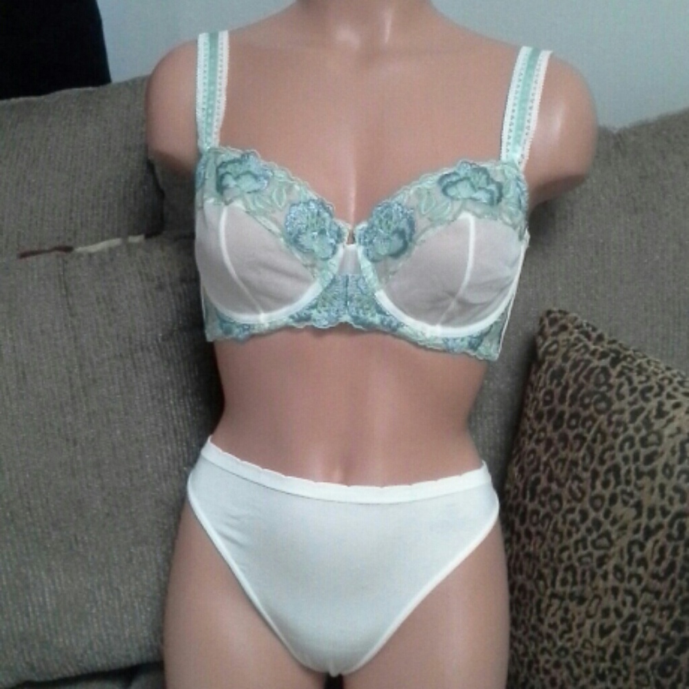 SOMA intimates set: Unlined bra 34D & thong XL