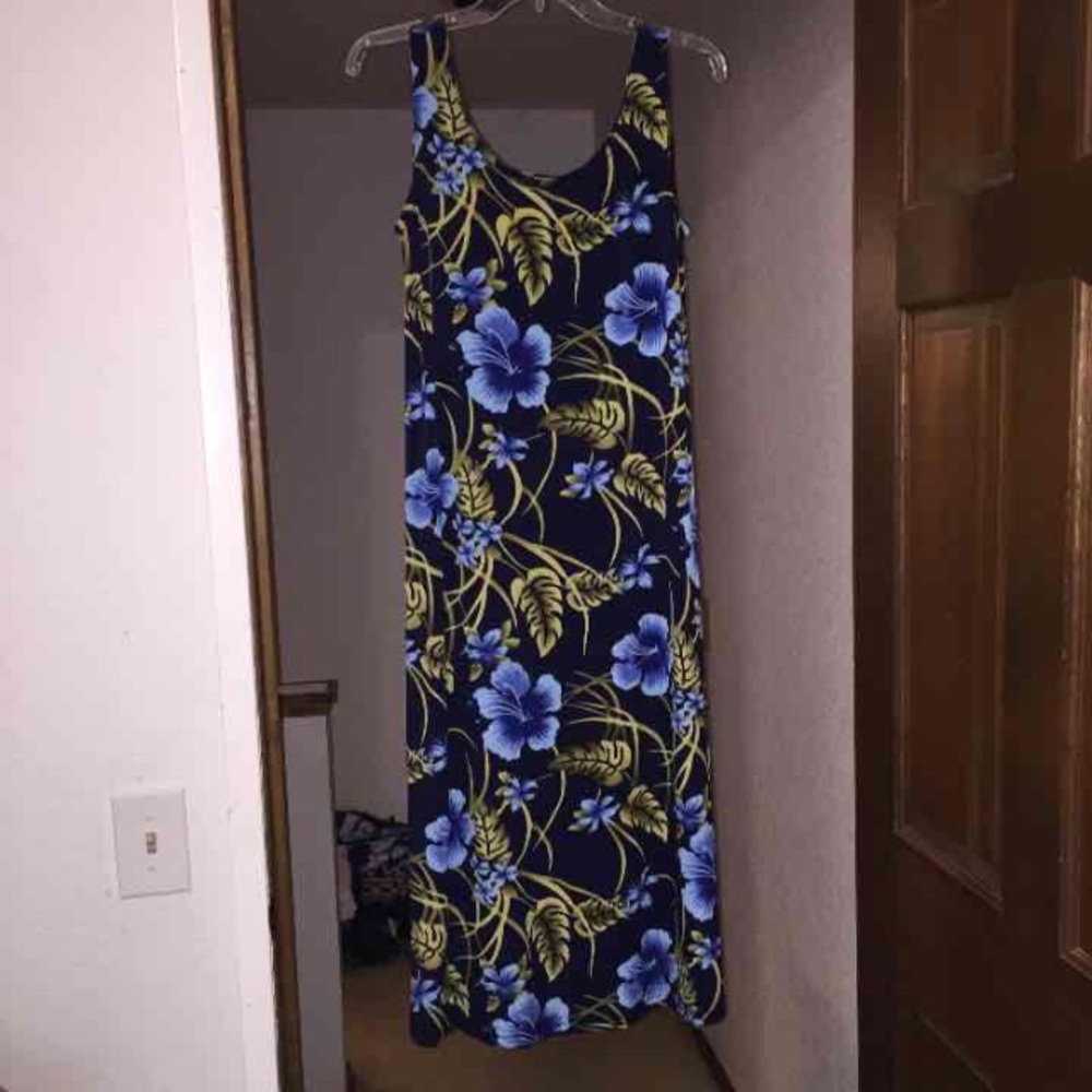 Beautiful Dress – island flowers