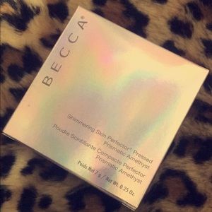 Becca Shimmering Skin In Prismatic Amethyst 💜