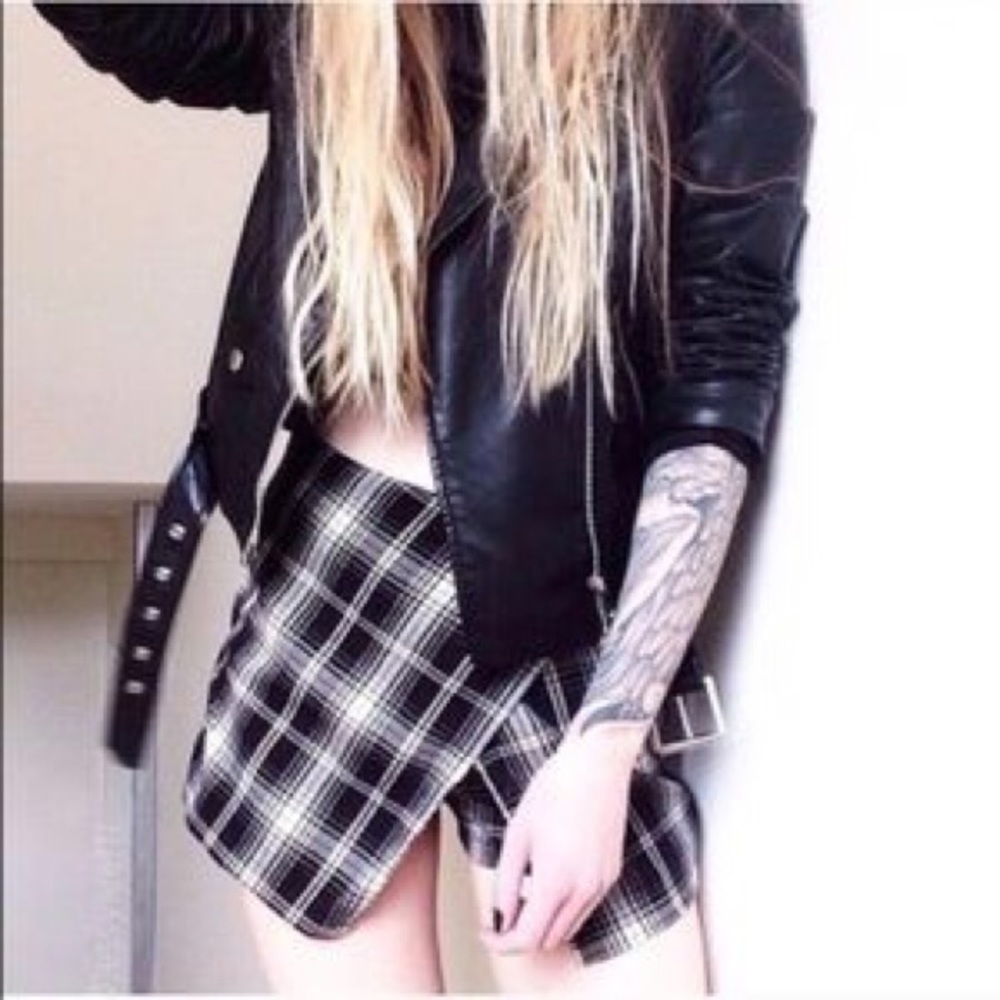 Brandy Melville Plaid Skort