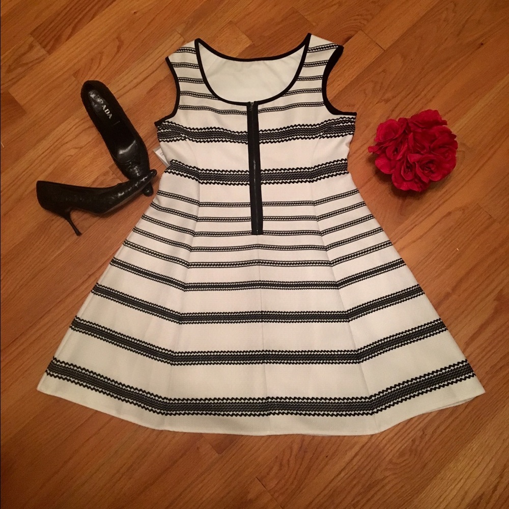 Sleeveless Dress!!!! - Picture 2 of 5
