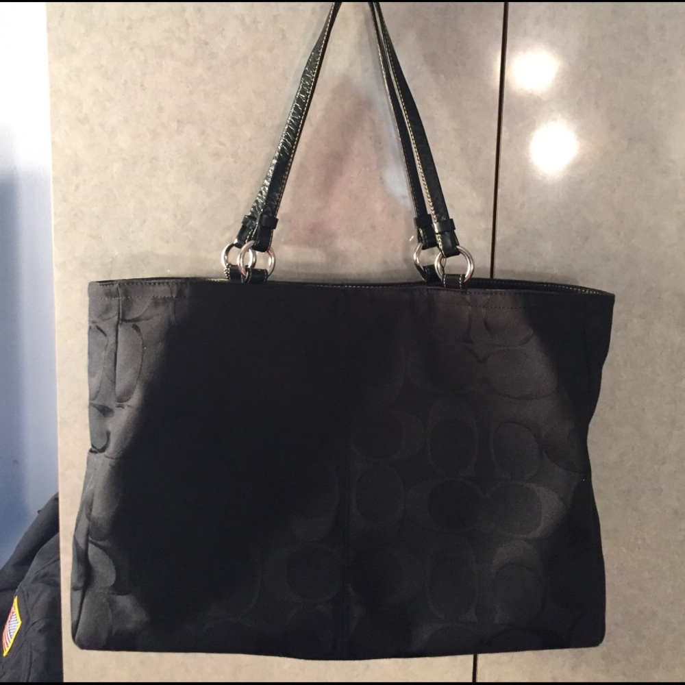 Coach purse - Picture 2 of 5