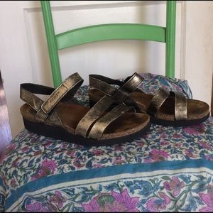 Naot Kayla Gold Sandals Sz 9