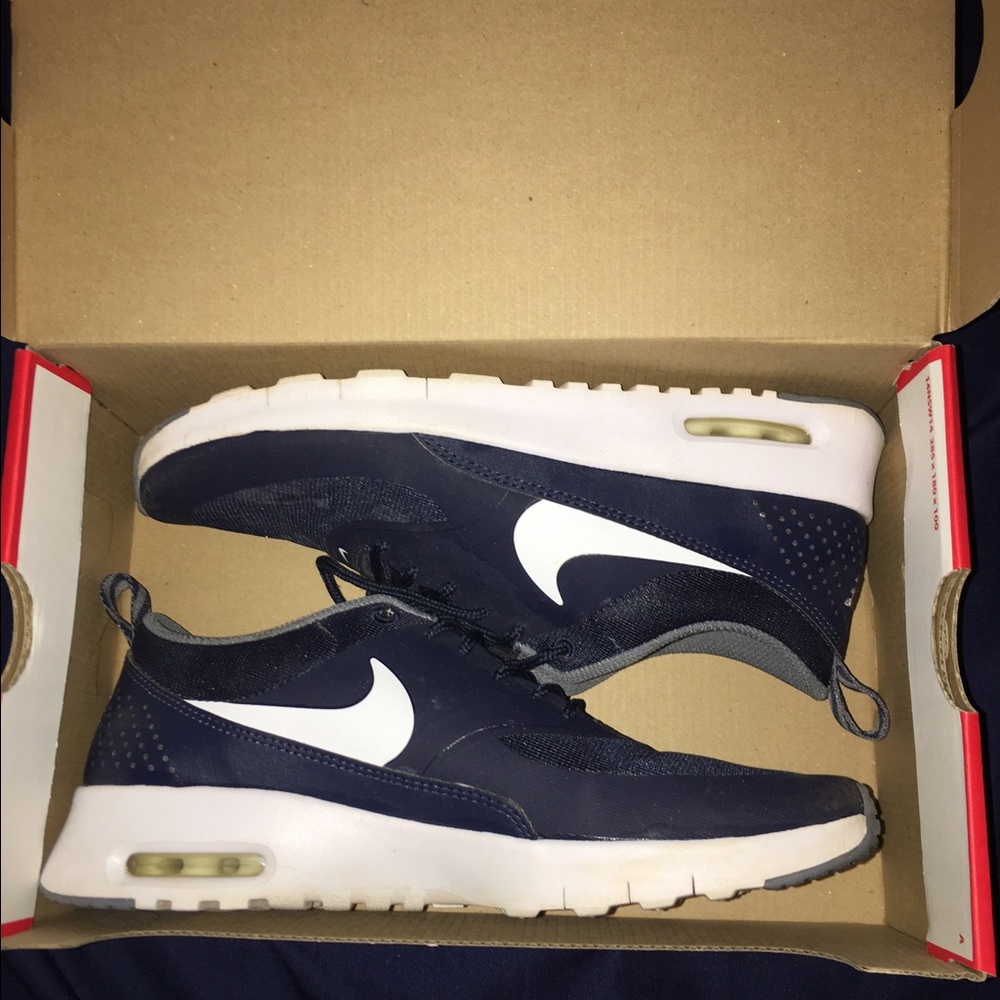 NIKE AIR MAX THEA