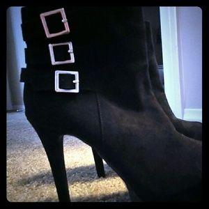 Black heel ankle boots
