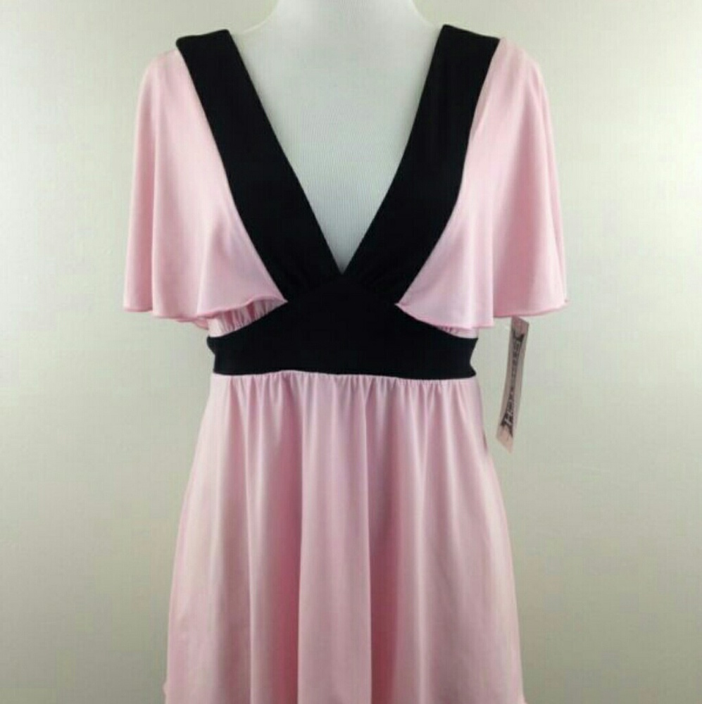 NWT A-List Women's Black & Pink V Neck Blouse