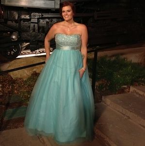 Beyond by Jovani size 18 dress