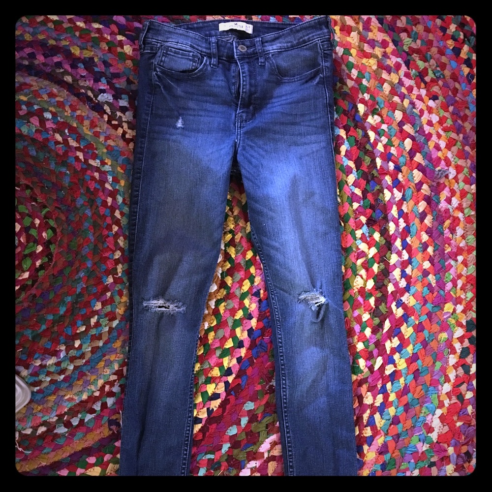 Hollister Dark distressed jeans