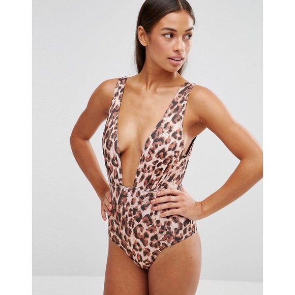 ASOS HIGH WAISTED DEEP PLUNGE SWIMSUIT LEOPARD - Picture 5 of 6
