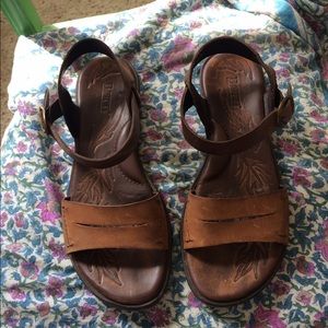 Born Sandals Sz 8